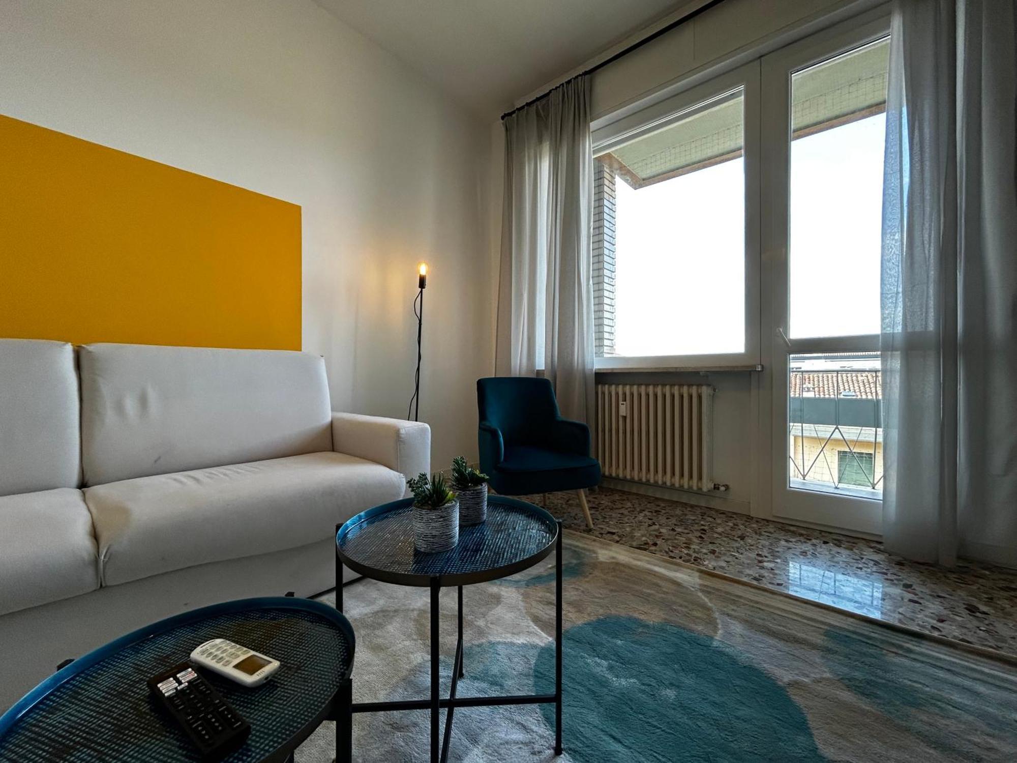 Big House-Private Parking-12" Walk From The Arena Apartment Verona Exterior photo