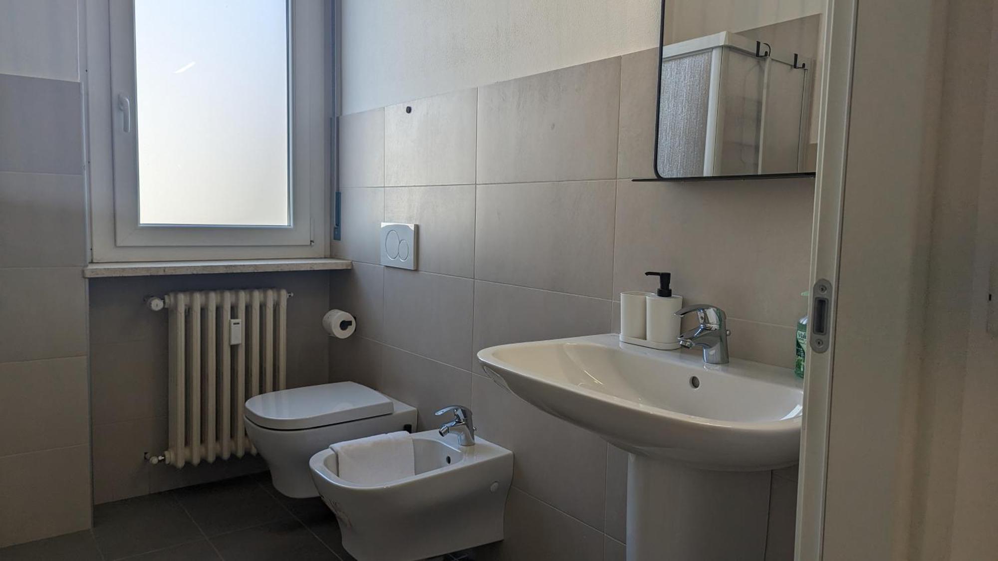 Big House-Private Parking-12" Walk From The Arena Apartment Verona Exterior photo